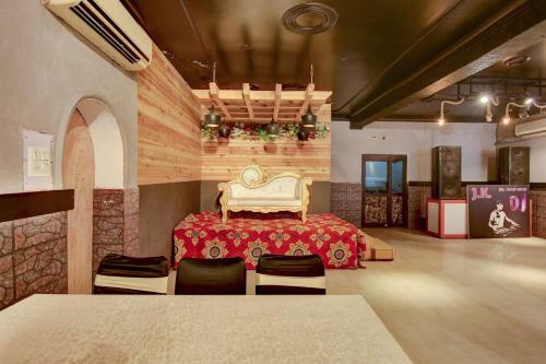 Oyo 15742 Hotel Ashoka