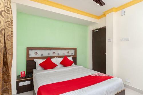 Bed & Breakfast Oyo 24311 Sai Sasi Residency