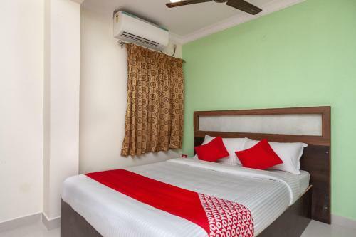 Bed & Breakfast Oyo 24311 Sai Sasi Residency
