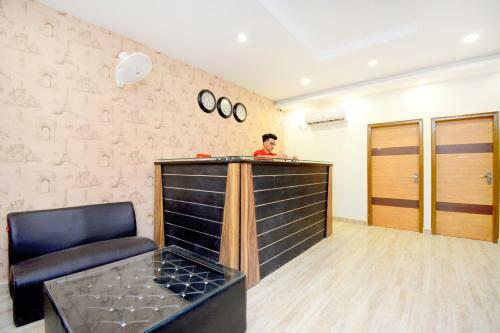Oyo 39569 Hotel Lazeeno