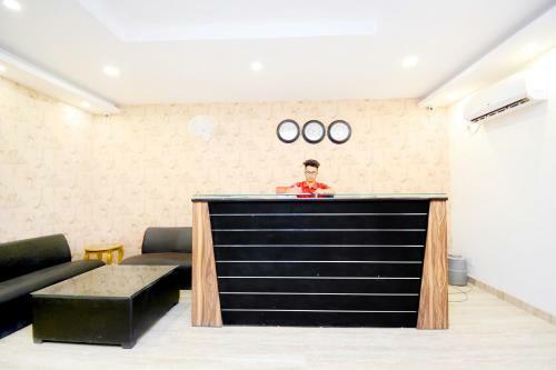 Oyo 39569 Hotel Lazeeno