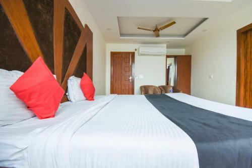 Capital O 69427 Hotel Green Tree