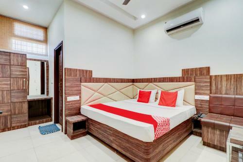 Oyo 77287 Hotel Magus
