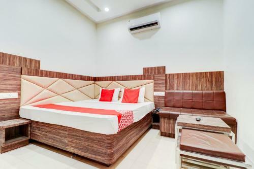 Oyo 77287 Hotel Magus