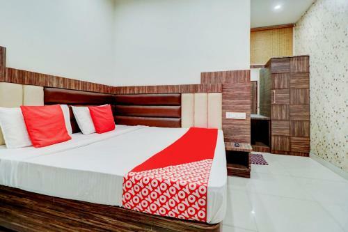 Oyo 77287 Hotel Magus