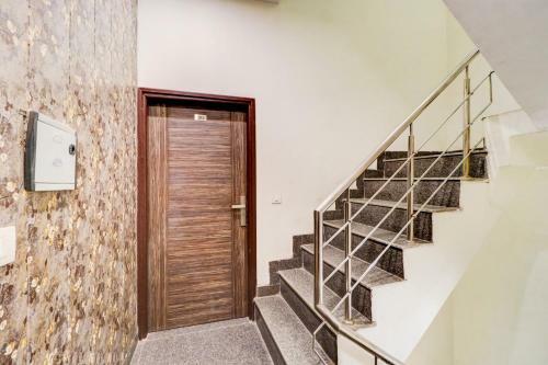 Oyo 77287 Hotel Magus