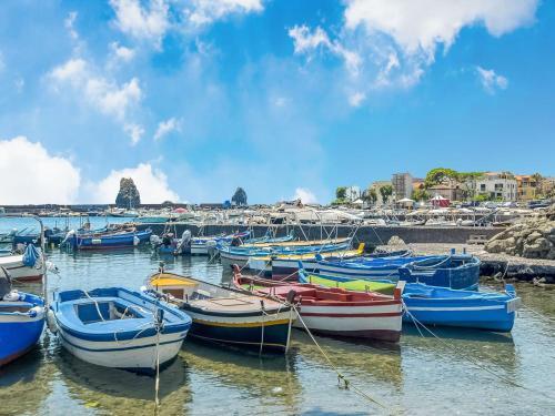 Exotic Holiday Home In Acicastello Near Sea