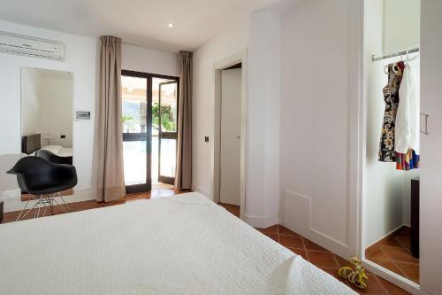 Agrigento Villa Sleeps 14 Pool Air Con Wifi