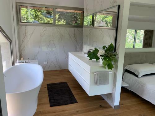 Bed & Breakfast La Forestale - La Suite Royale
