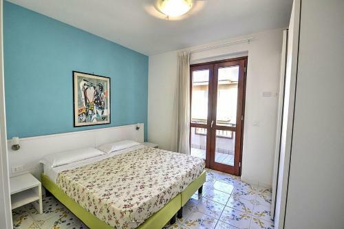 Villa In Agropoli Sleeps 2 Includes Air Con