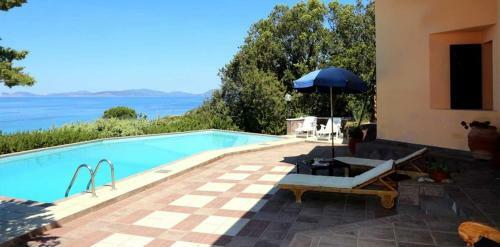 Alghero Villa Sleeps 6 Pool