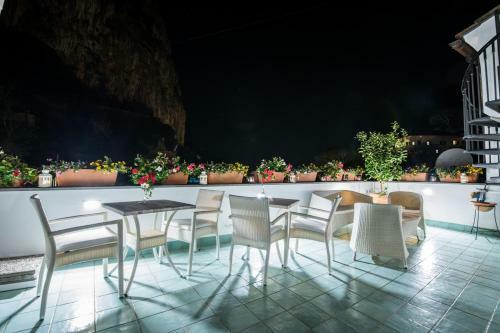 Hostal Valle D'amalfi Suites