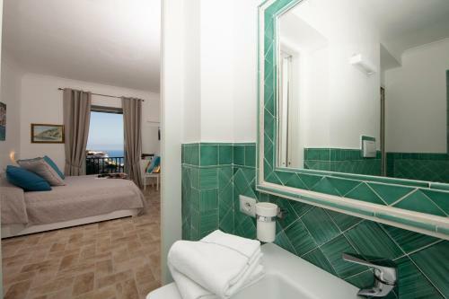 Hostal Amalfi Casamia B&B