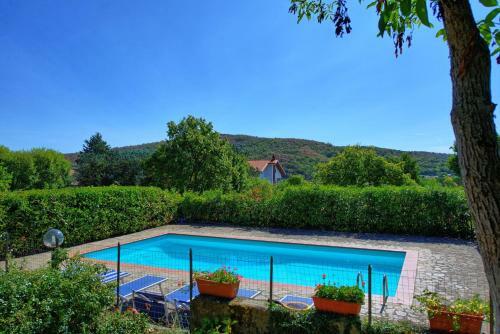 Ambra Villa Sleeps 8 With Pool And Wifi