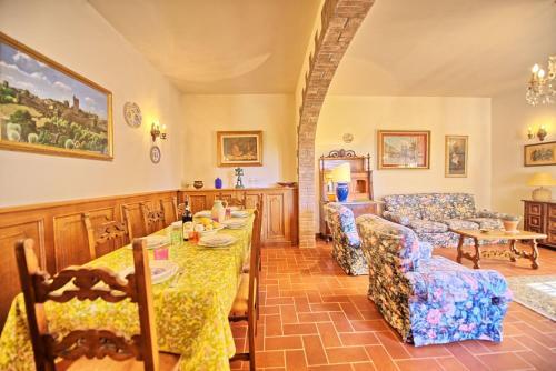 Ambra Villa Sleeps 8 With Pool And Wifi