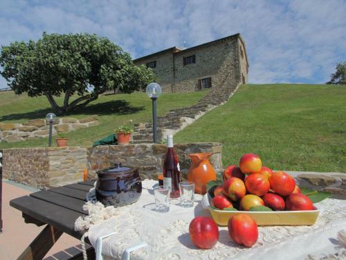 Stunning Villa In Apecchio With Jacuzzi