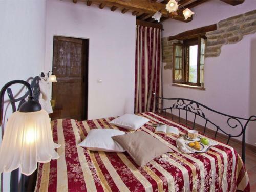 Stunning Villa In Apecchio With Jacuzzi