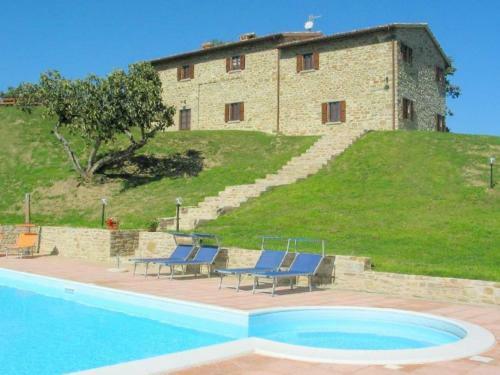 Stunning Villa In Apecchio With Jacuzzi
