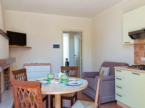 Beautiful Villa In Piticchio With Swimming Pool