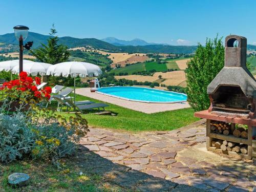 Beautiful Villa In Piticchio With Swimming Pool