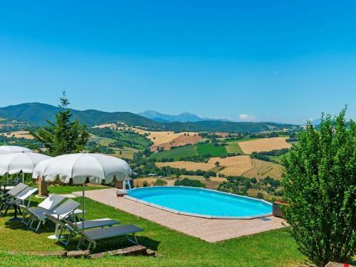 Beautiful Villa In Piticchio With Swimming Pool