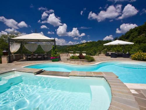 Scenic Villa In Apecchio With Swimming Pool