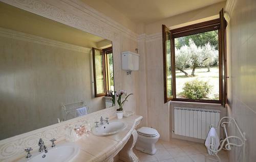 Assisi Villa Sleeps 21 Wifi