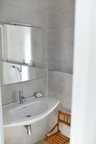 B&B Porta Romana-language And Art