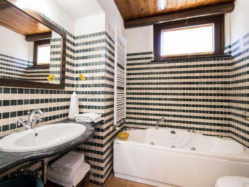 Appealing Apartment In Ascoli Piceno With Pool
