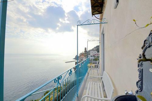 Castiglione Villa Sleeps 5 With Air Con