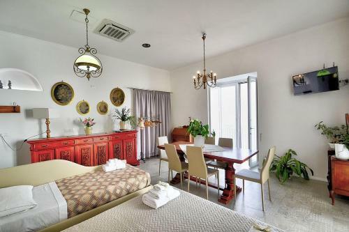 Castiglione Villa Sleeps 5 With Air Con