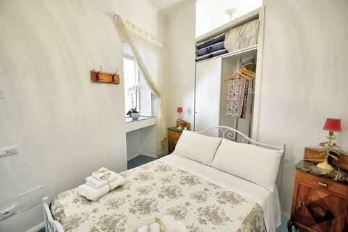 Castiglione Villa Sleeps 5 With Air Con