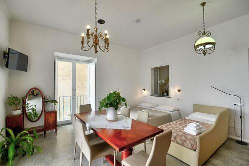Castiglione Villa Sleeps 5 With Air Con