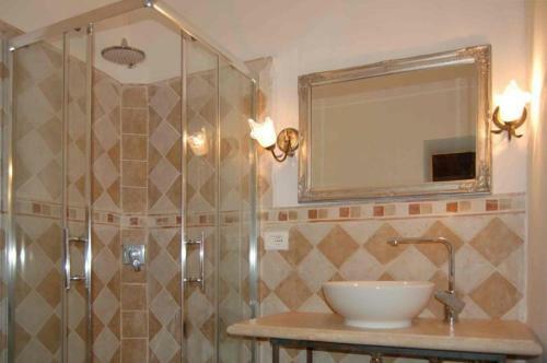 Badia Agnano Villa Sleeps 18 Pool Wifi