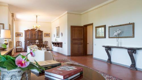 Villa Fiorentini 10