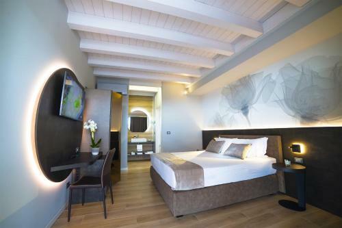 Aparthotel Prada' Home Eco Suites