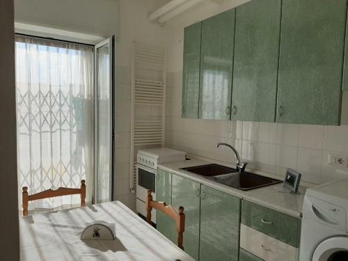 Dreamy Apartment In Bari With Lift