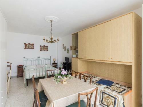 Dreamy Apartment In Bari With Lift
