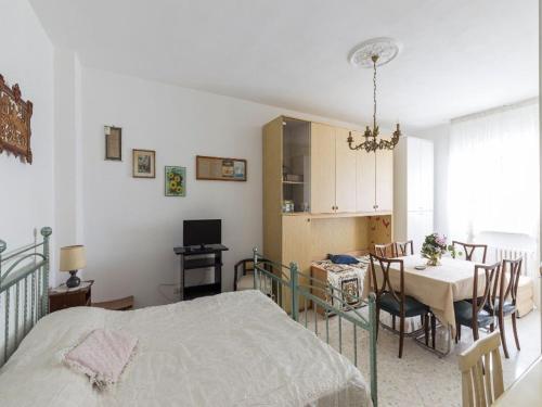 Dreamy Apartment In Bari With Lift