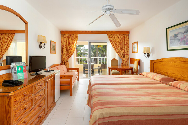 Hotel Riu Oliva Beach Resort