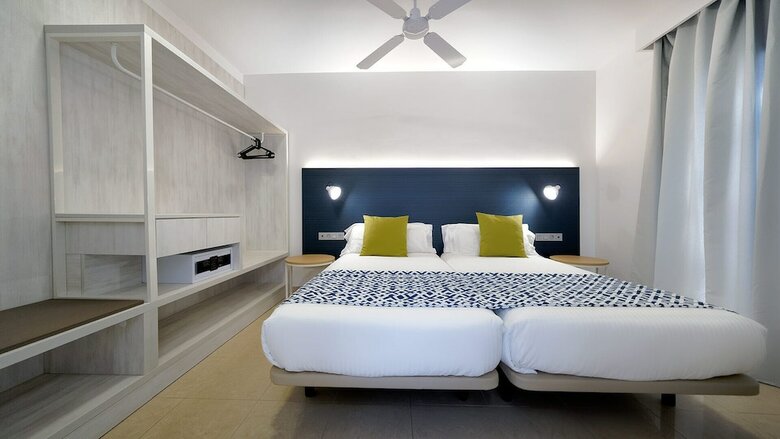 Hotel Broncemar Beach Suites