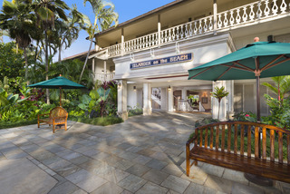 Hotel Aston Islander On The Beach
