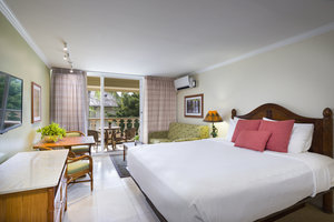 Hotel Aston Islander On The Beach