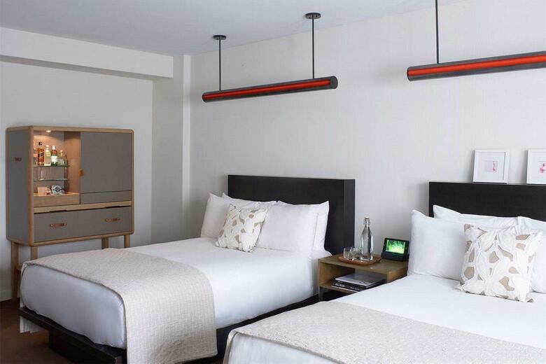 Hotel James
