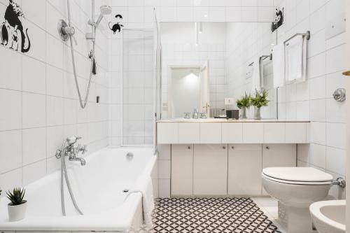 Apartamento Pratello Elegante E Raffinata Mansarda