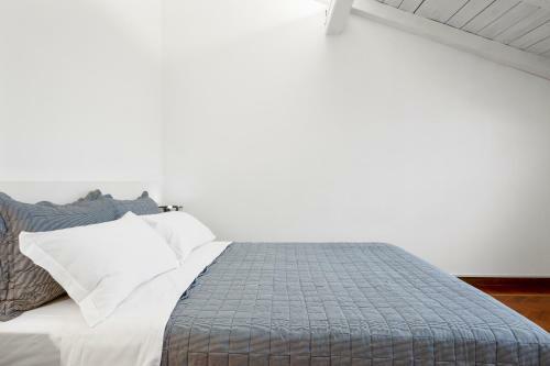 Apartamento Pratello Elegante E Raffinata Mansarda