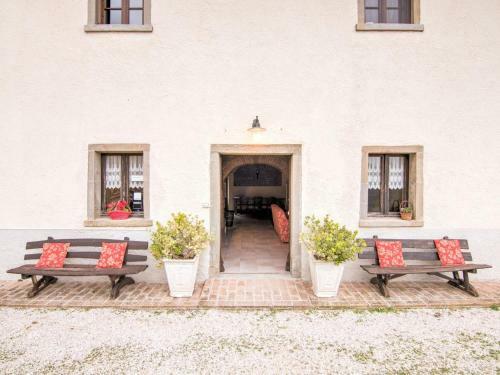 Homey Apartment In Borgo Pace With Jacuzzi