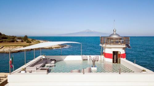 Brucoli Villa Sleeps 6 With Air Con