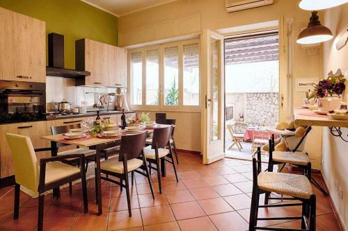 Elegante Villa Centro Citt� Giardino Barbeque Parcheggio Ideale Per 10pl