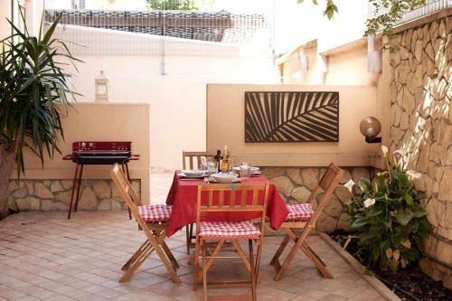 Elegante Villa Centro Citt� Giardino Barbeque Parcheggio Ideale Per 10pl